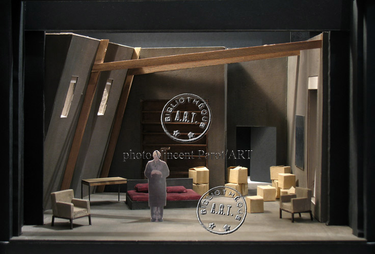 les décors et costumes de Nombril (le) de Jean ANOUILH - 2011