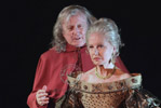 Claude Rich (Cardinal Mazarin), Genevive Casile (Anne dAutriche) 
Le Diable rouge de Antoine Rault
mise en scne Christophe Lidon, Thtre Montparnasse, Paris, 2008